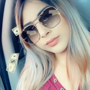 Meet your Posher, Marisol